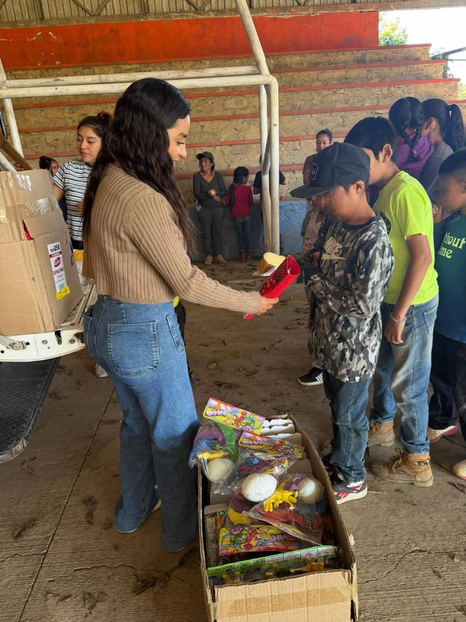 Entrega de juguetes y la tradicional rosca de reyes